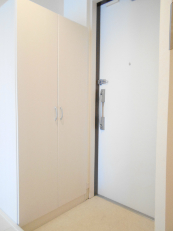 リブリ・i Ray1階 玄関