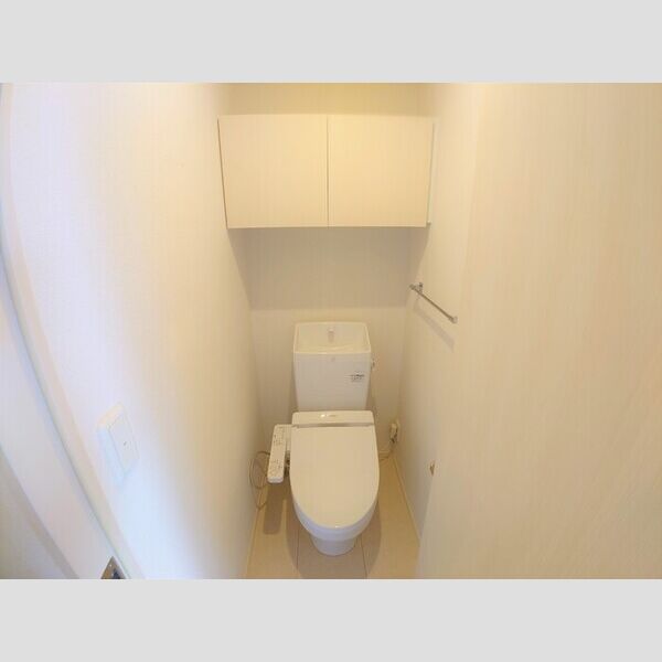 イースト河辺 温水洗浄暖房便座