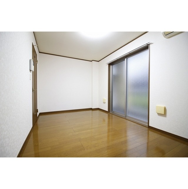 アンプルール フェール 本川越102号室 リビング