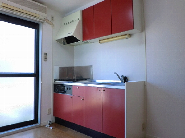 レオパレスＵＲＢＡＮ－ＨＩＬＬＳ キッチン