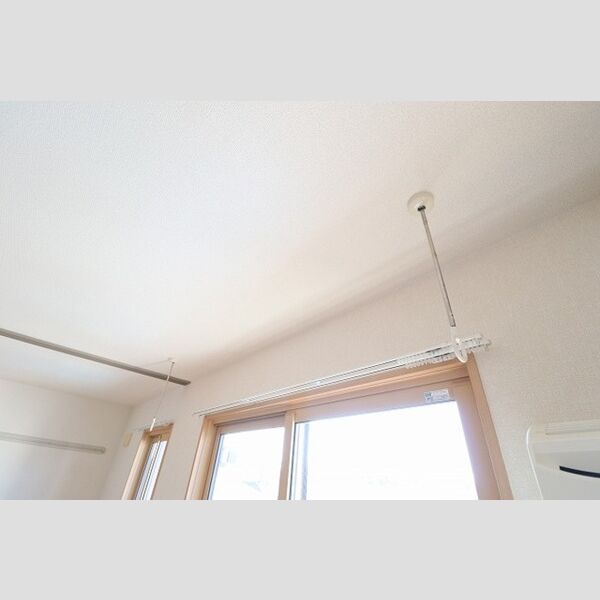 パーシモン303号室 室内物干し