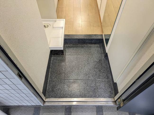 ローズガーデンＡ７１番館(A-071)1階 玄関