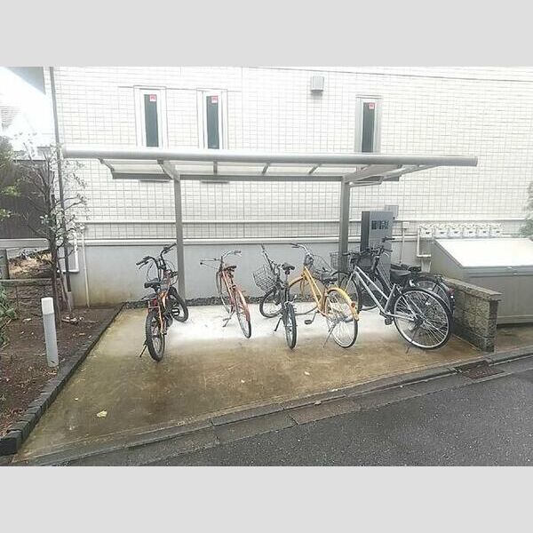 ヴェルドミール成城 駐輪場