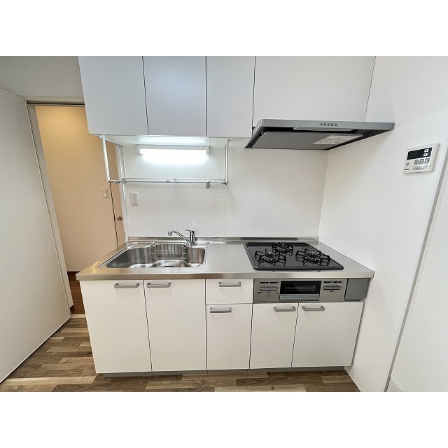 今野メゾネットB号室 3口ガスシステムキッチン