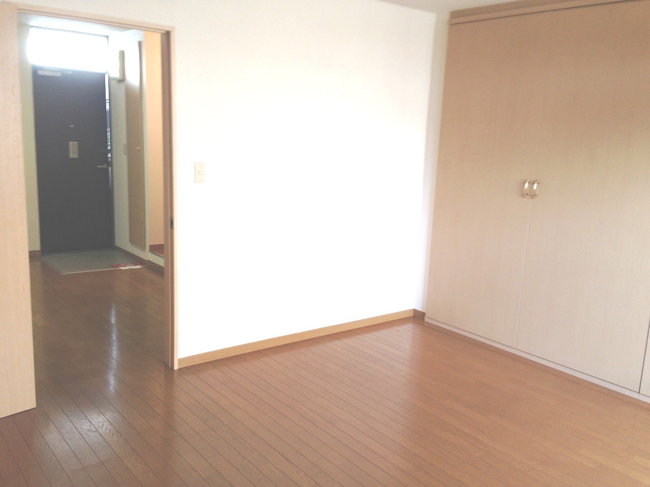 レオパレスフローラＣ リビング