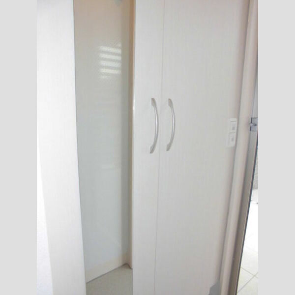 ラカスタン 玄関