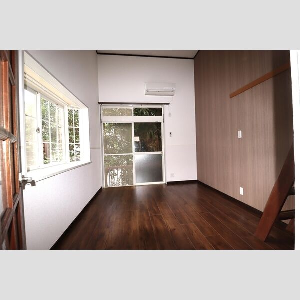 ローヤルハウス 洋室