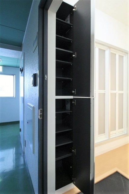 グランドメゾン鶴見5階 靴入