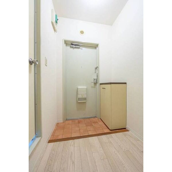 メゾン・ド・クラルテ 玄関