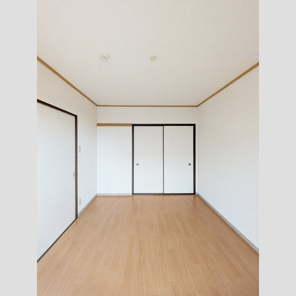 コートエスペランサ　E201号室 洋室