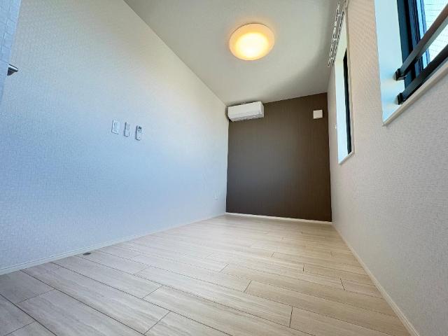 ラ・セルリアン（La Cerulean）303号室 洋室