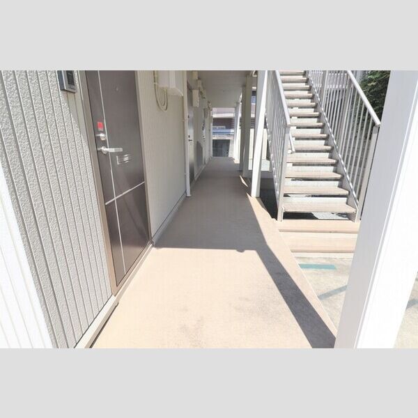 T.エテルネル 1階共用廊下