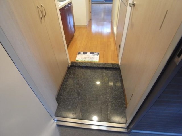 ステージファースト小石川 玄関