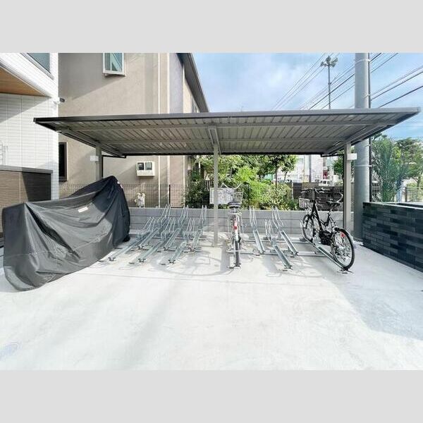 ロイヤルガーデンコート武蔵浦和 駐輪場