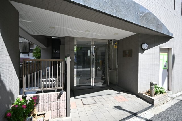 ロイヤルアメニティー新宿 エントランス