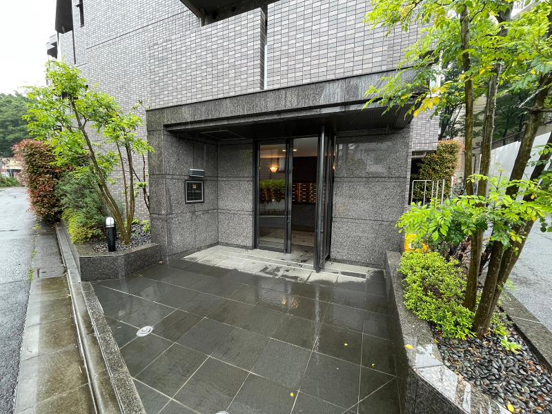 ルーブル千歳烏山 エントランス