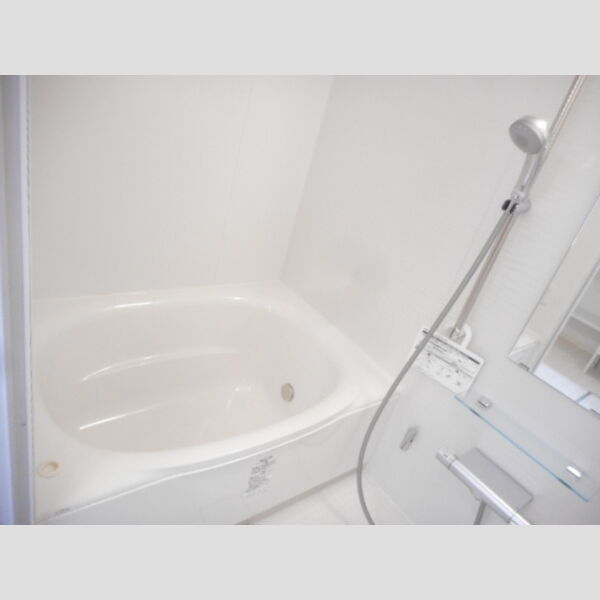 グレイシア103号室 追い焚き給湯機能付き浴室