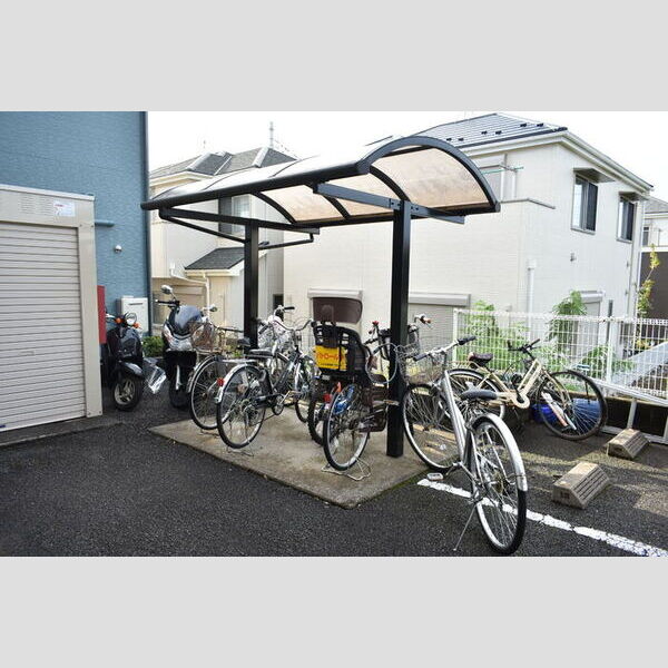 パティオ101号室 駐輪場