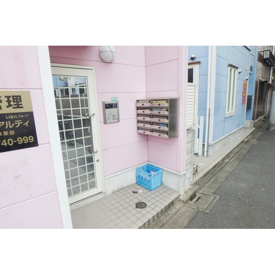 グレースミニヨン205号室 エントランス