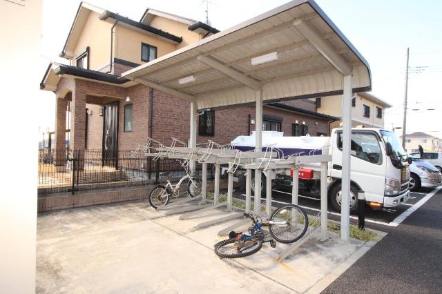 メゾン　デ　ファミーユ　Ｋ 外観写真（昼）