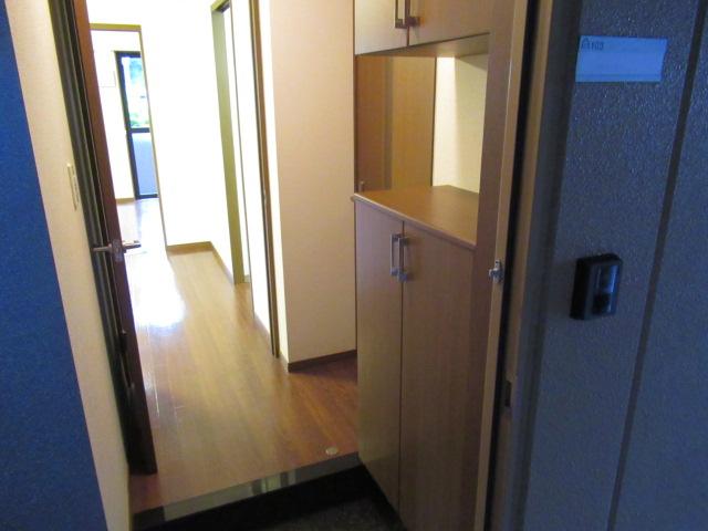 プレイス103号室 玄関