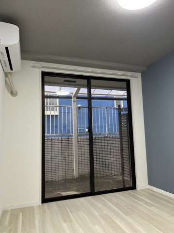 サンライズFMファーストマンション102号室 リビング