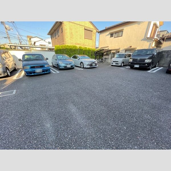 East Court26 駐車場