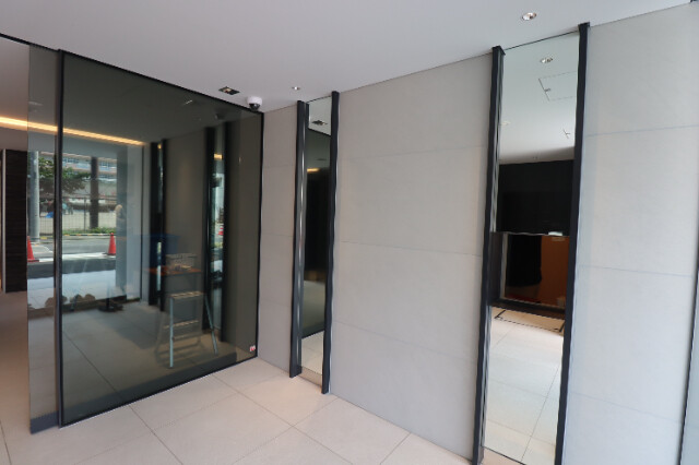 ジェノヴィア川口元郷5階 エントランス