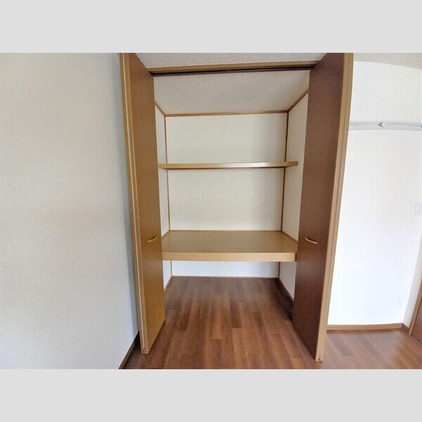 コスモスハイム　Ⅲ201号室 収納