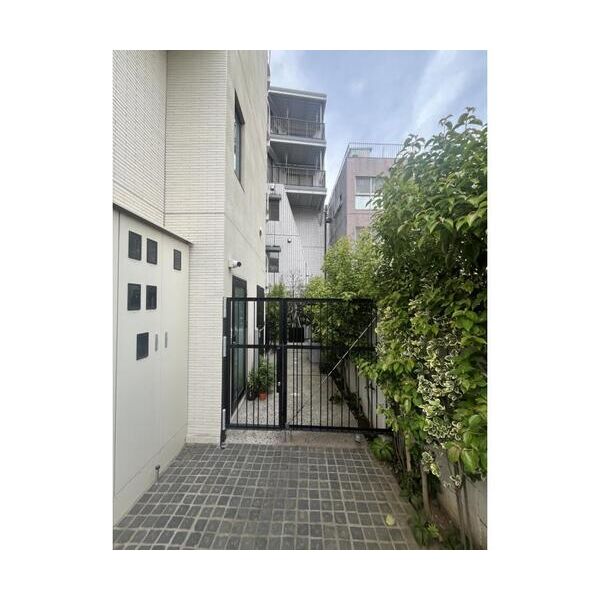 Kagurazaka　Terrace エントランス