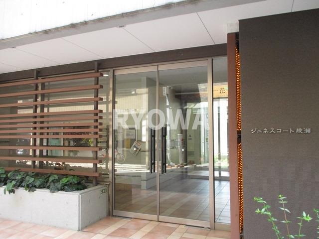 ジュネスコート綾瀬3階 【エントランス】 掲載の写真は退去前の写真となります。