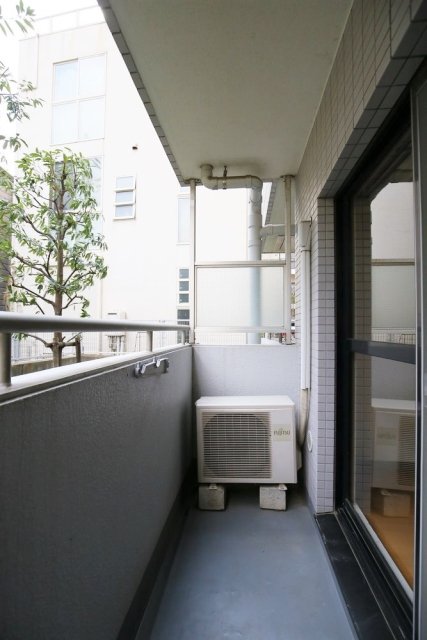 ヒルズ駒場東大前1階 バルコニー