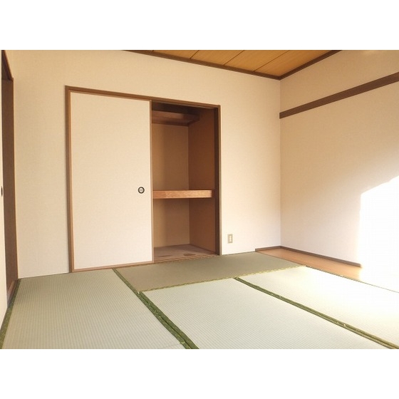 グランデュール紀代美0102号室 内観