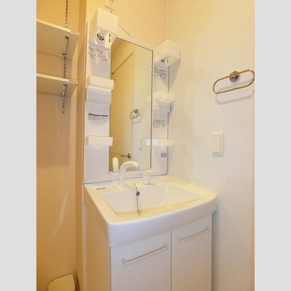 ディオネ茅ヶ崎 洗髪洗面化粧台