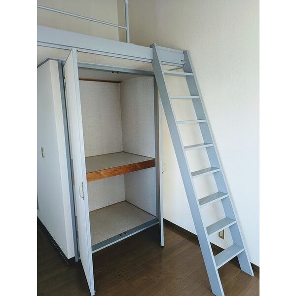 ハイツカミーナ 収納