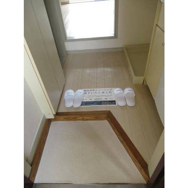 コーポアミ0103号室 玄関