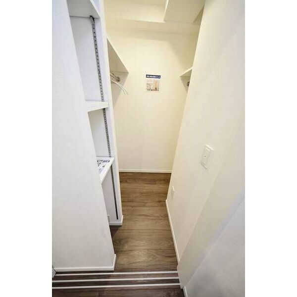 パークルール大手町0302号室 収納