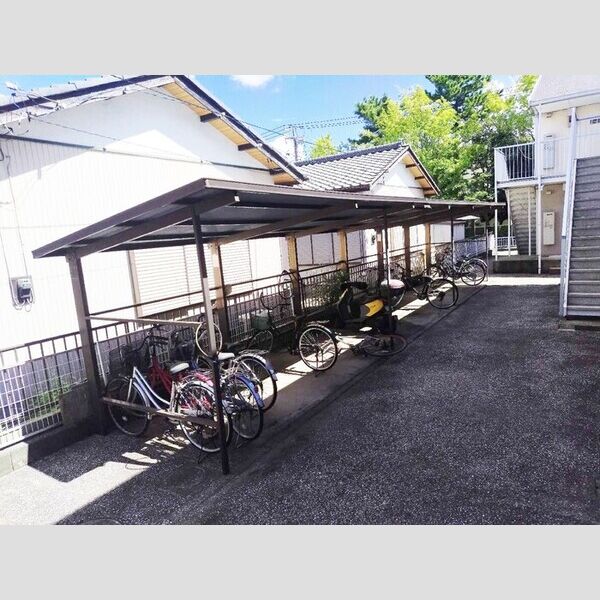 クレセント君塚　B206号室 駐輪場