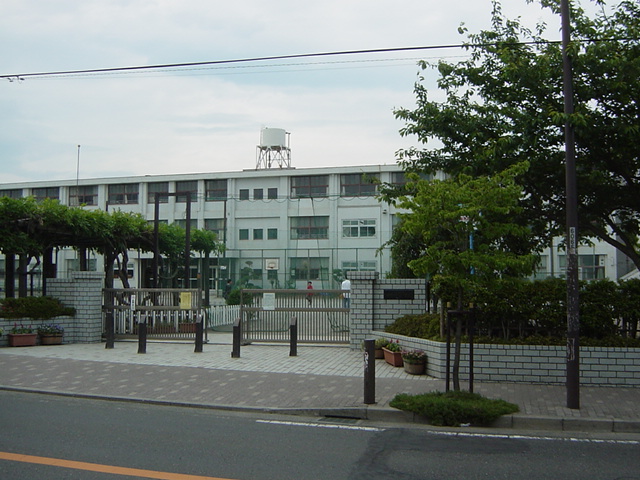 ディアメゾン・エス 伊勢原小学校まで240ｍ