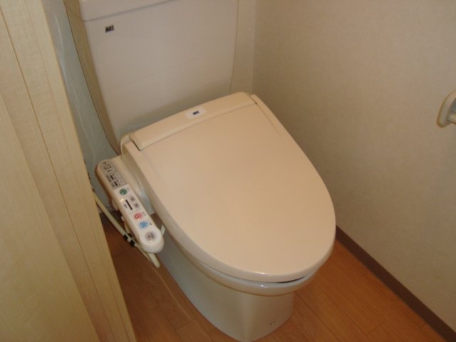 エバーシャインＳＯＧＡ201号室 シャワー付トイレ