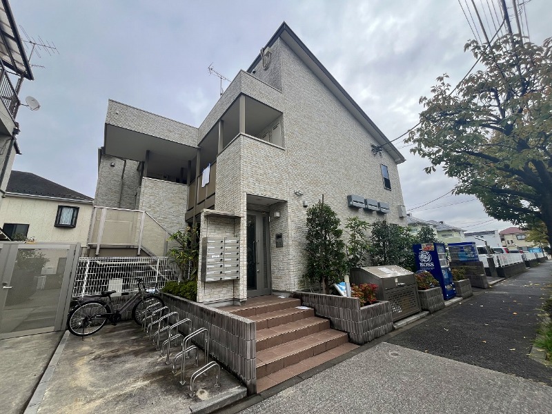 クリスタル竹の塚2階 エントランス