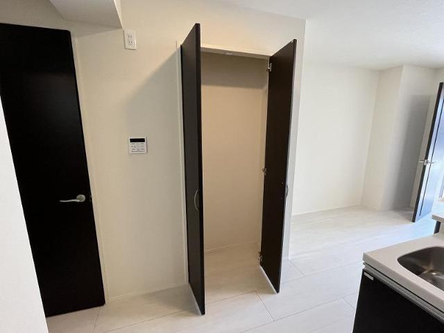 （仮称）調布市柴崎新築アパート103号室 LDK収納（イメージ）