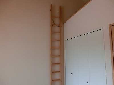 アヴェニールあずさ2階 リビング