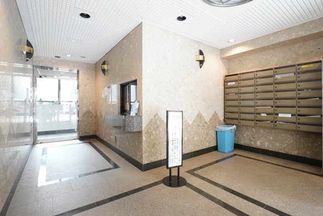 日神パレステージ三田 エントランス