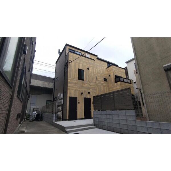 Wood Crest 天沼 Residence301号室 外観