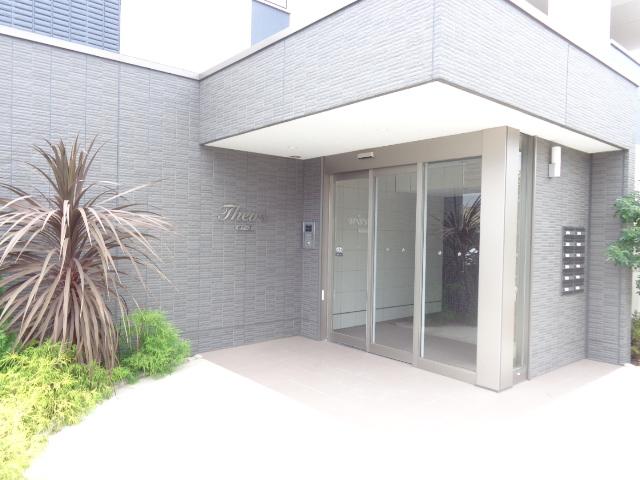 ゼアーズ 外観写真（昼）