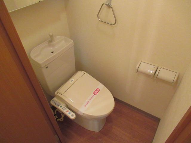 Granchesta1番館105号室 シャワー付トイレ