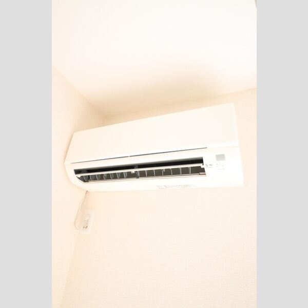 KドルフⅢ1-2号室 エアコン