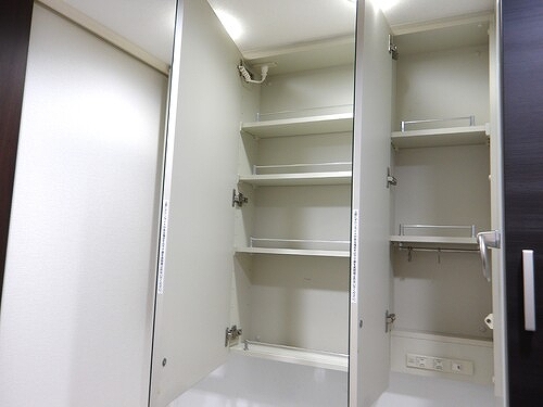 ポレスター大宮桜木町2階 ミラーキャビネット　※2025年2月の写真