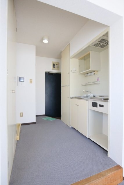 ワールドパレス永福町4階 玄関